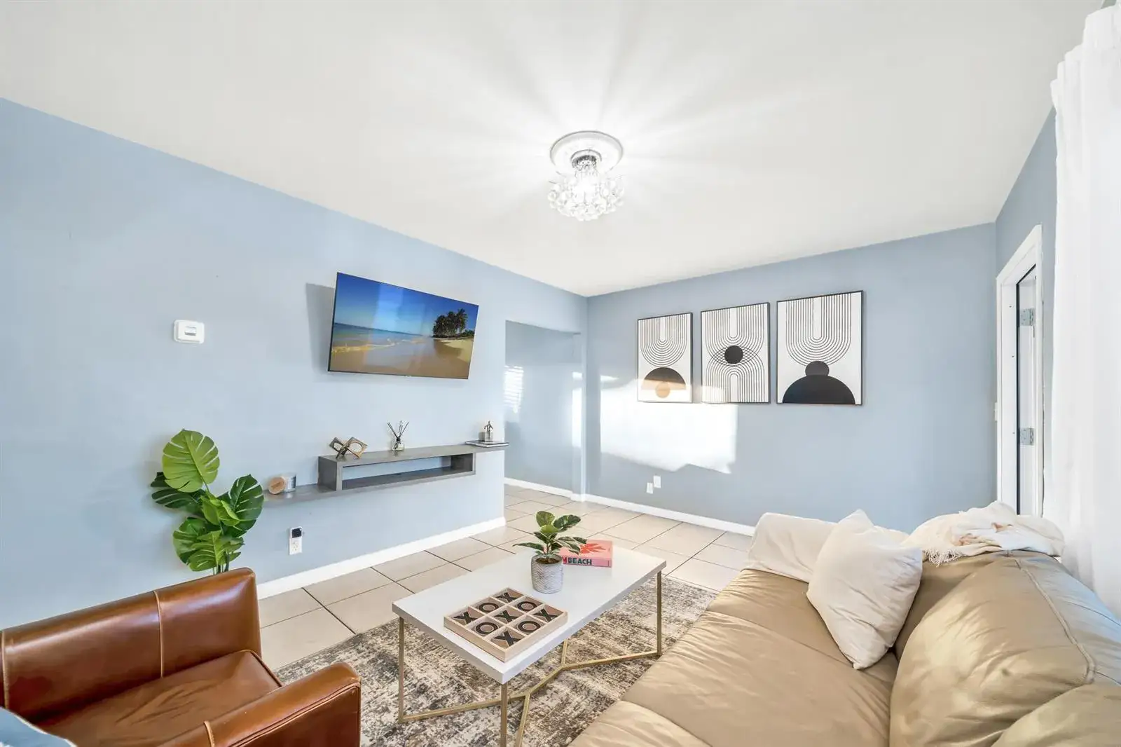 2 bedroom 1 bath Residential Lease for rent at 3331 Lake Avenue, West Palm Beach FL 33405