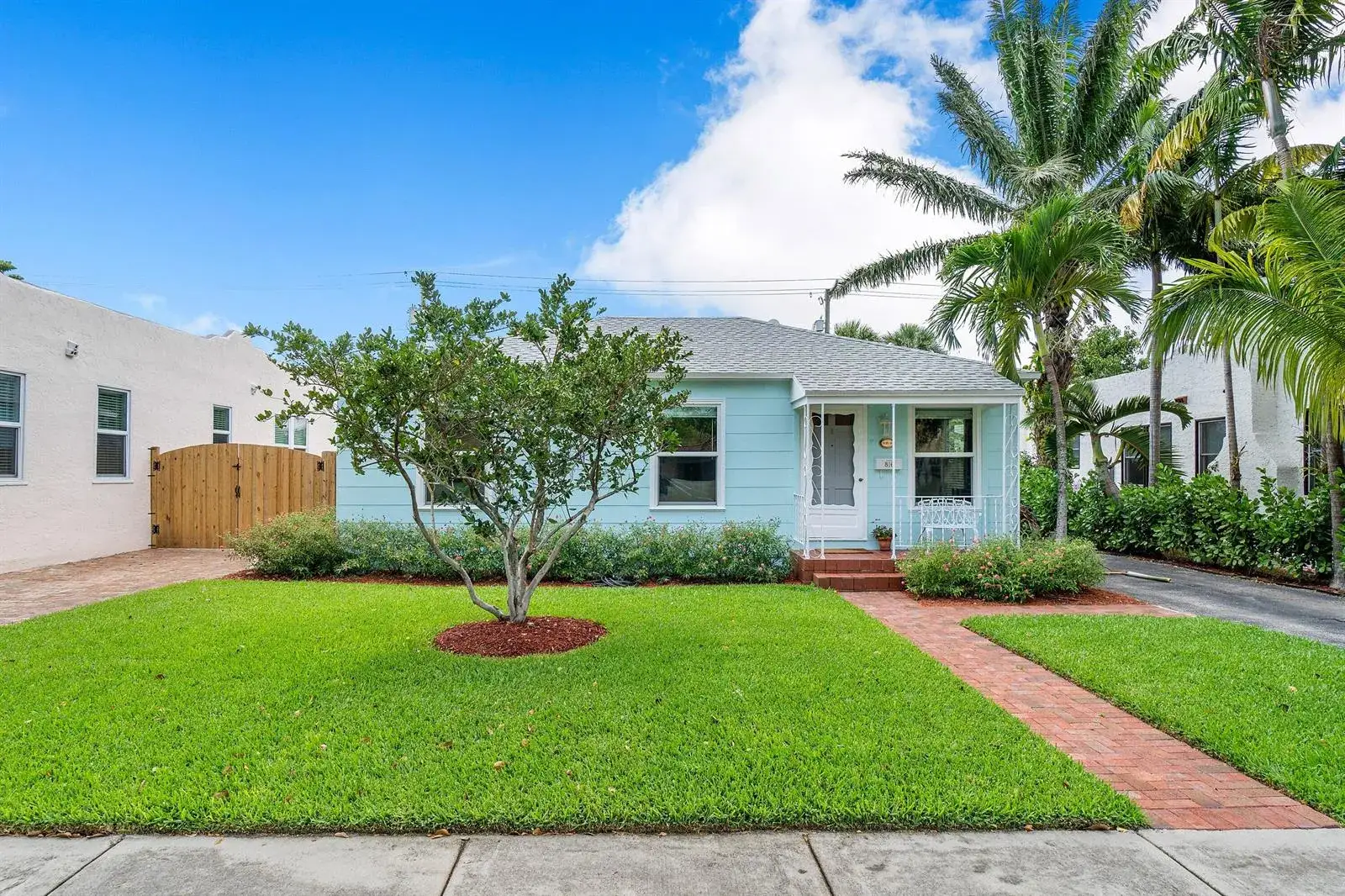 2 bedroom 1 bath Residential for sale at 816 Avon Road, West Palm Beach FL 33401