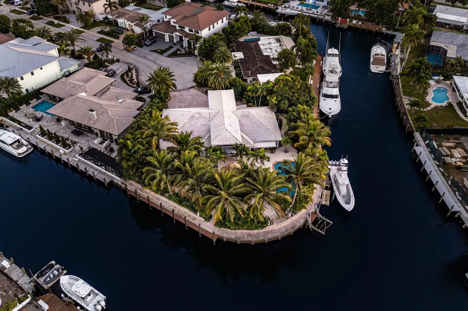 4 bedroom 4 bath Residential for sale at 2311 NE 47th Street, Lighthouse Point FL 33064