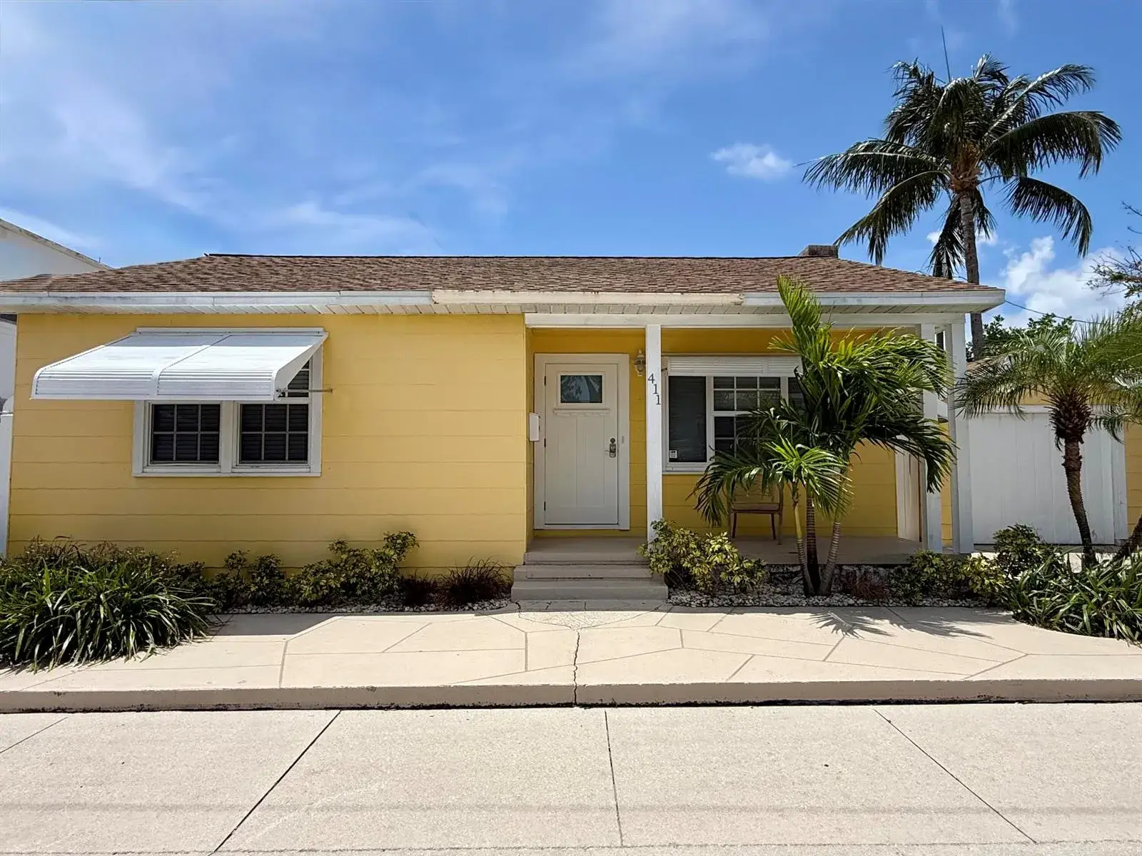 2 bedroom 1 bath Residential for sale at 411 3rd Avenue N, FL 33460
