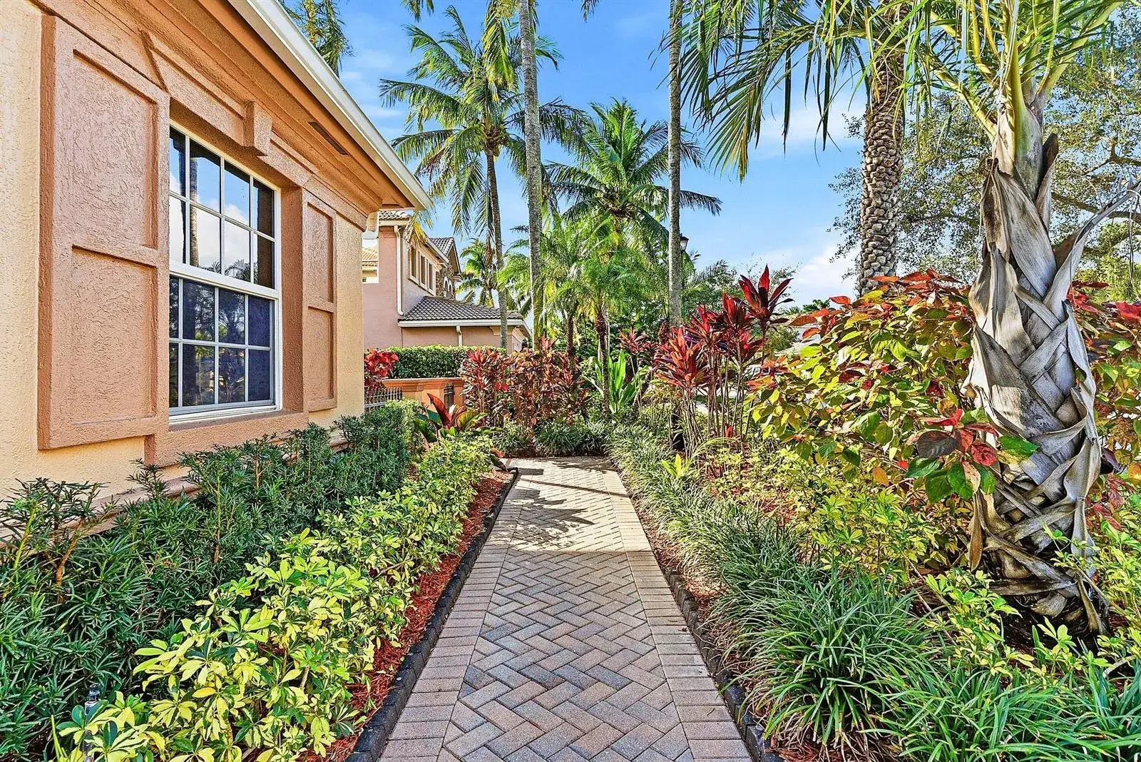 5 bedroom 4 bath Residential for sale at 9232 Pineville Drive, Lake Worth FL 33467