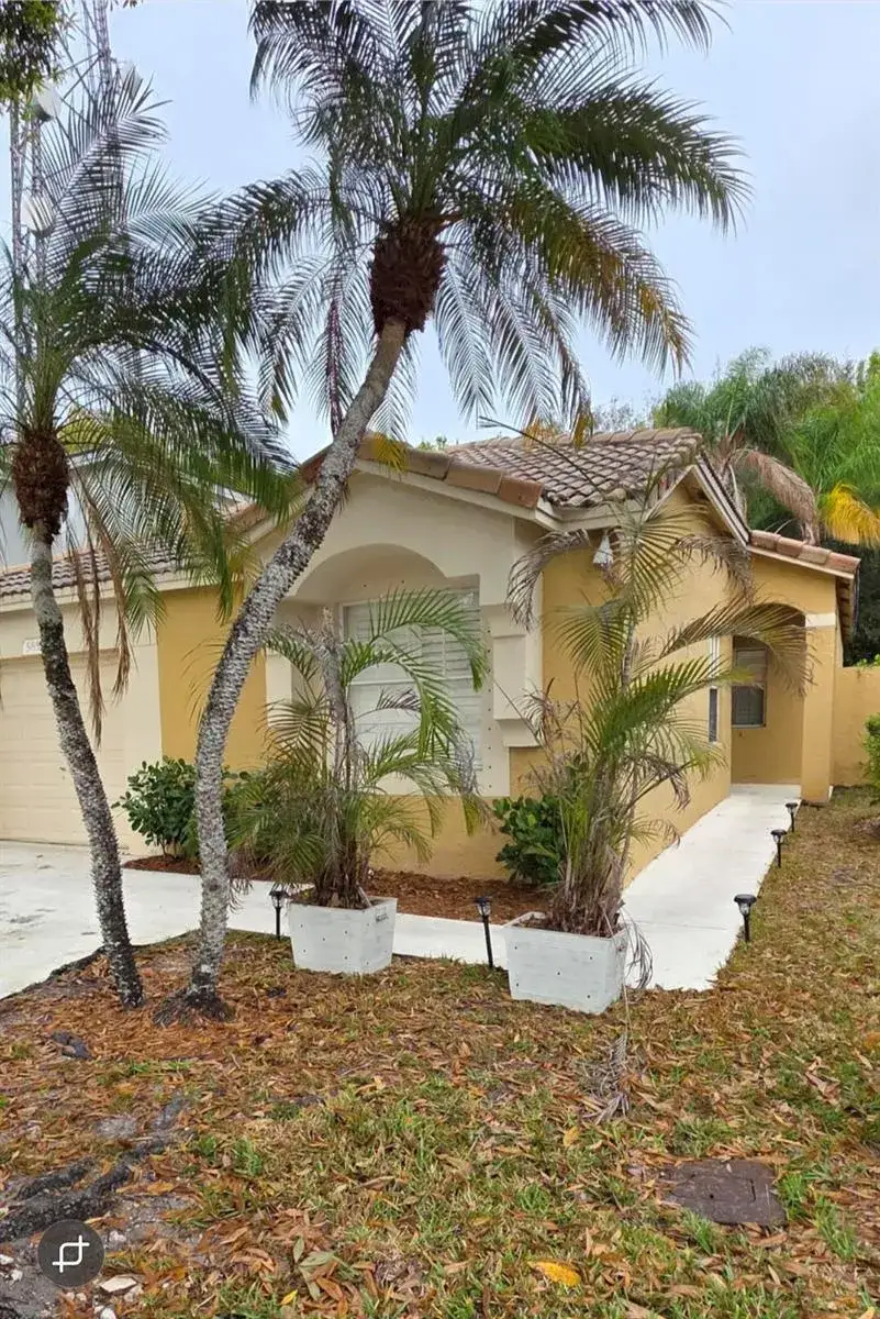 3 bedroom 2 bath Residential for sale at 5852 Eagle Cay Terrace, Coconut Creek FL 33073