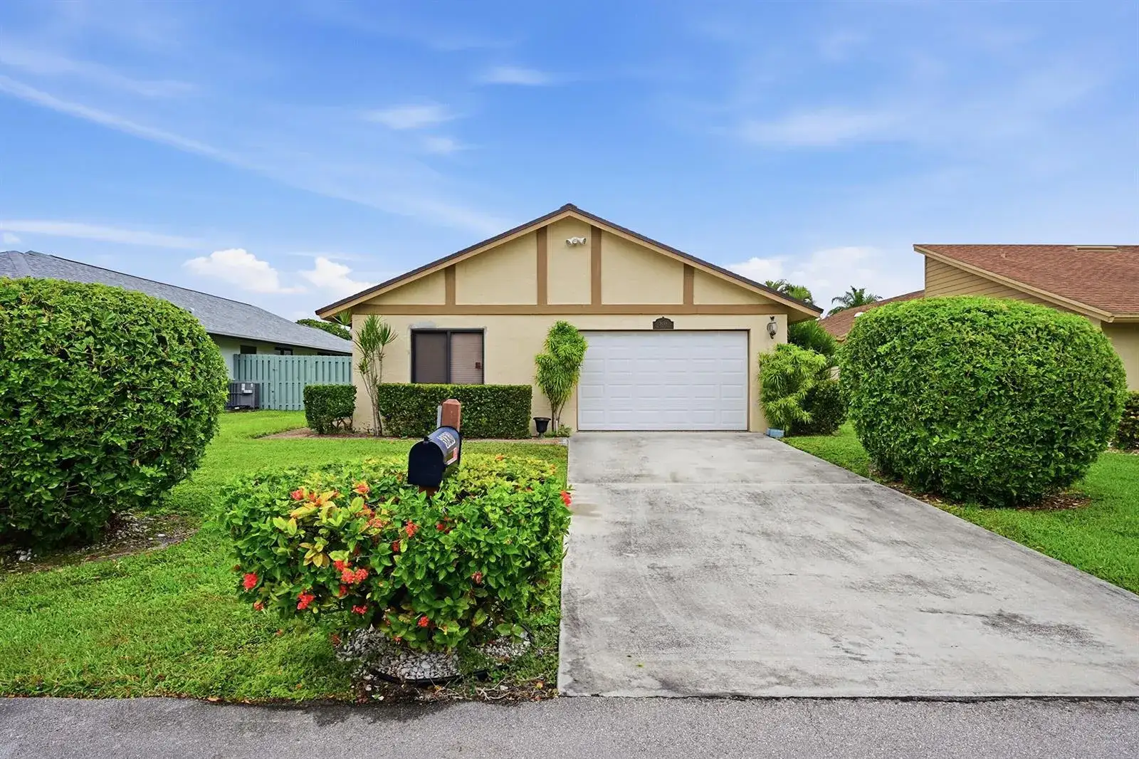 2 bedroom 2 bath Residential for sale at 3135 NW 13th Street, Delray Beach FL 33445