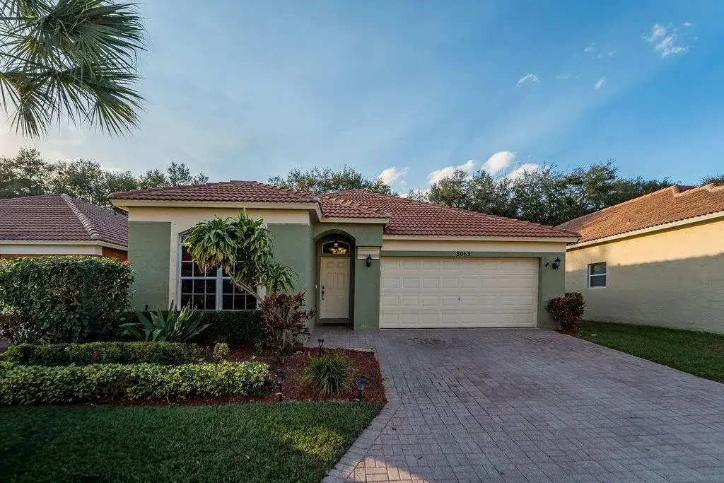 8063 Via Hacienda, Riviera Beach FL 33418