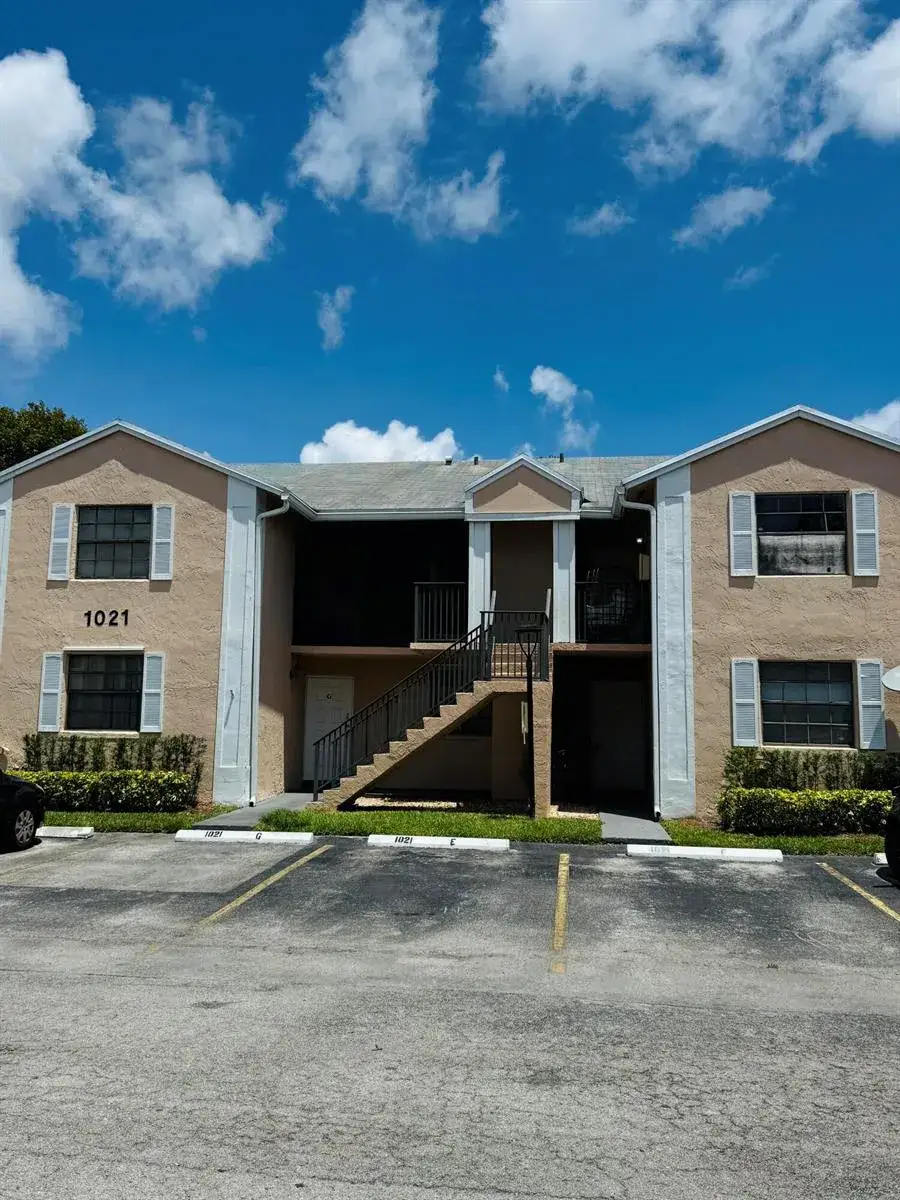 2 bedroom 1 bath Residential for sale at 1021 Adams Avenue # 1021f, Homestead FL 33034