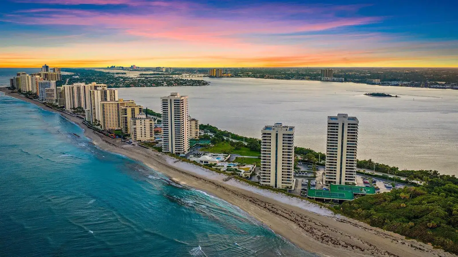 2 bedroom 2 bath Residential for sale at 5510 N Ocean Drive # 11b, Singer Island FL 33404