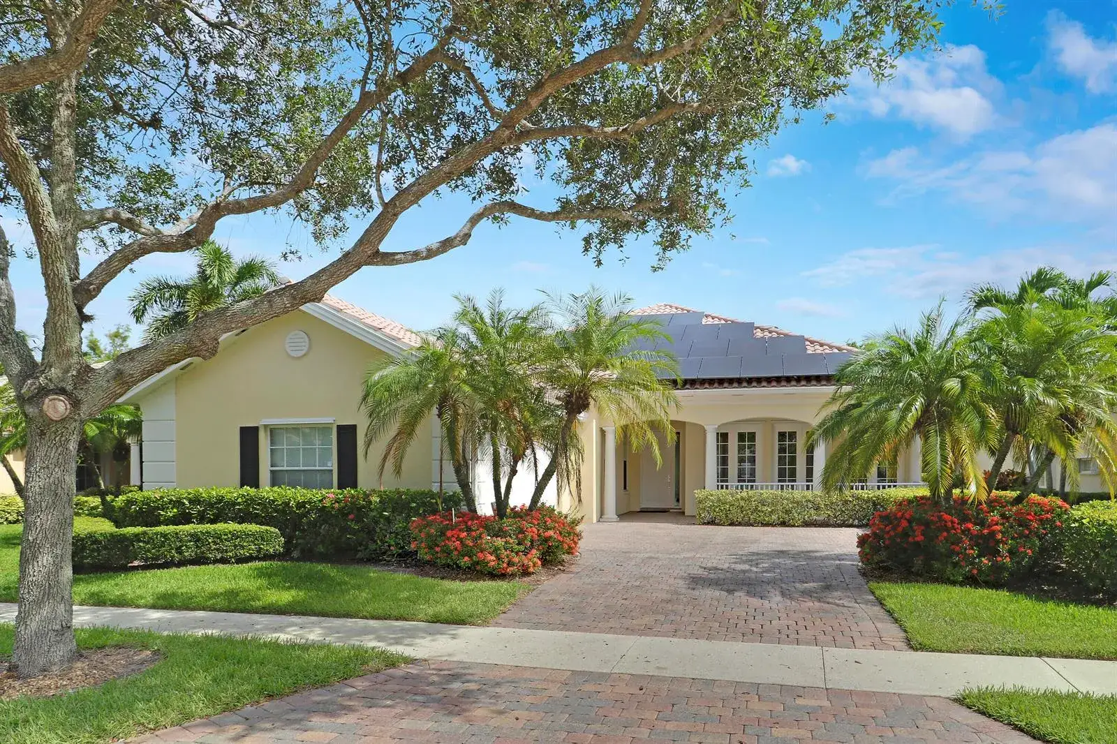 5 bedroom 4 bath Residential for sale at 8435 Belize Place, Wellington FL 33414