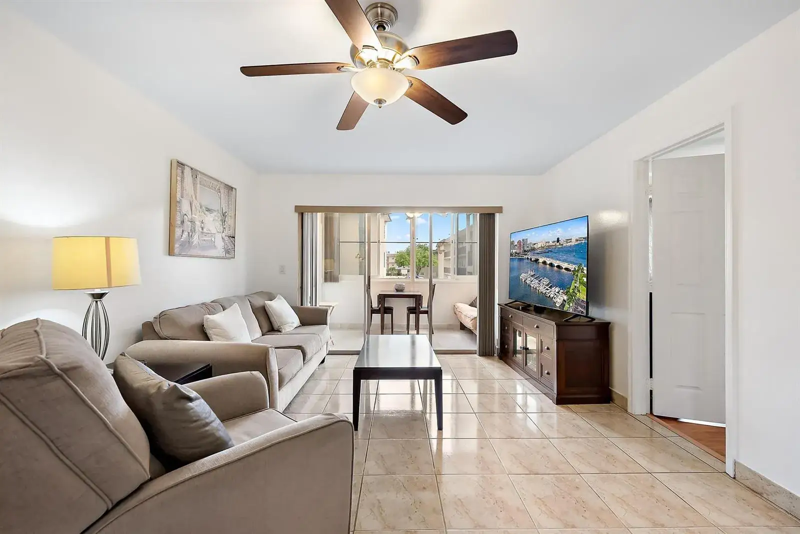 1 bedroom 1 bath Residential for sale at 701 Lori Drive # 206, Palm Springs FL 33461