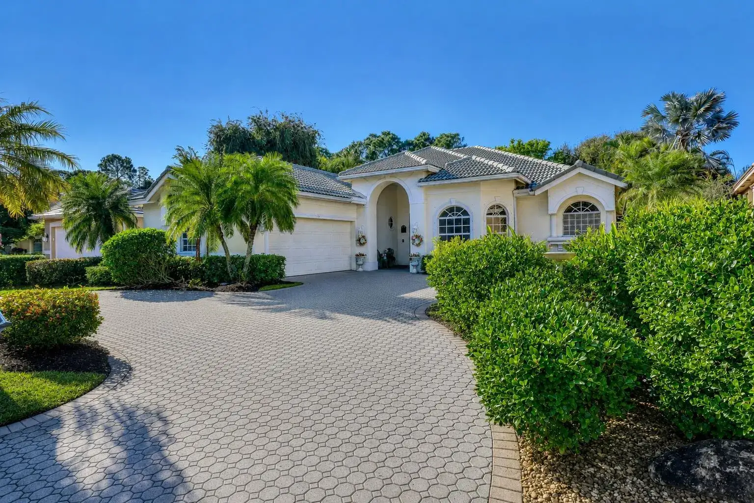 3 bedroom 2 bath Residential for sale at 9029 One Putt Place, Port St. Lucie FL 34986