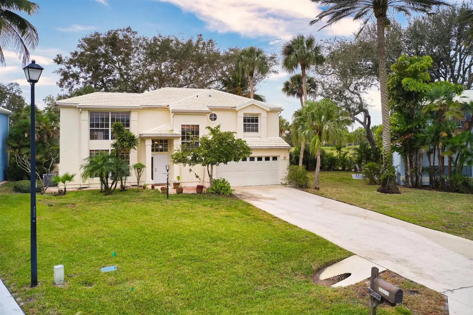 3 bedroom 2 bath Residential for sale at 18205 SE Fairview Circle, Jupiter FL 33469