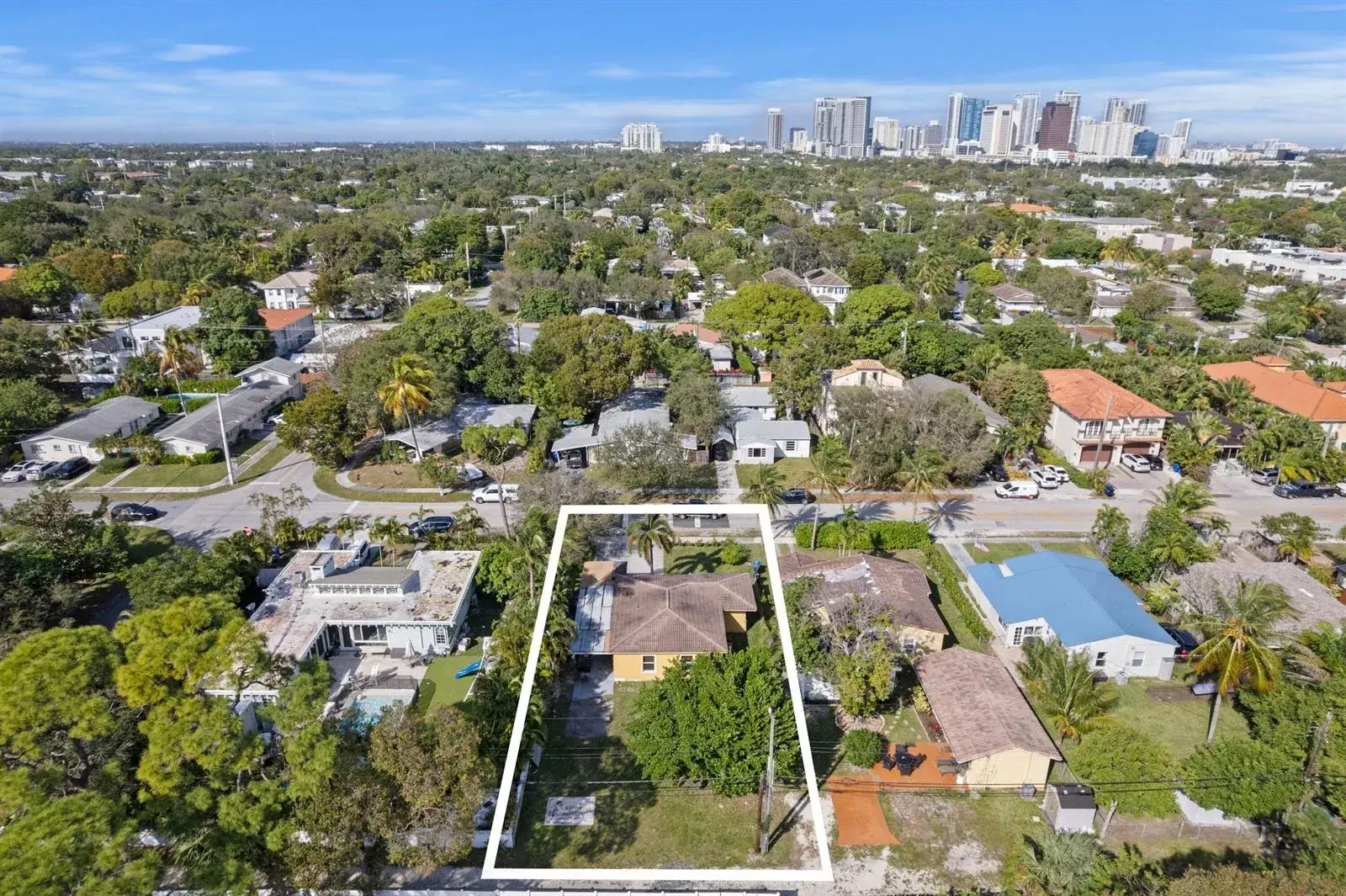 3 bedroom 2 bath Residential for sale at 516 SW 17th Street, Fort Lauderdale FL 33315