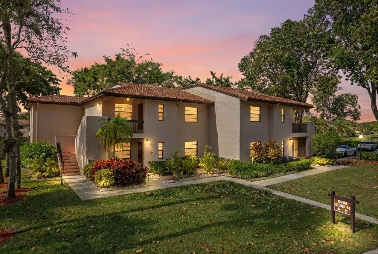2 bedroom 2 bath Residential for sale at 9265 Vista Del Lago # 41b, Boca Raton FL 33428
