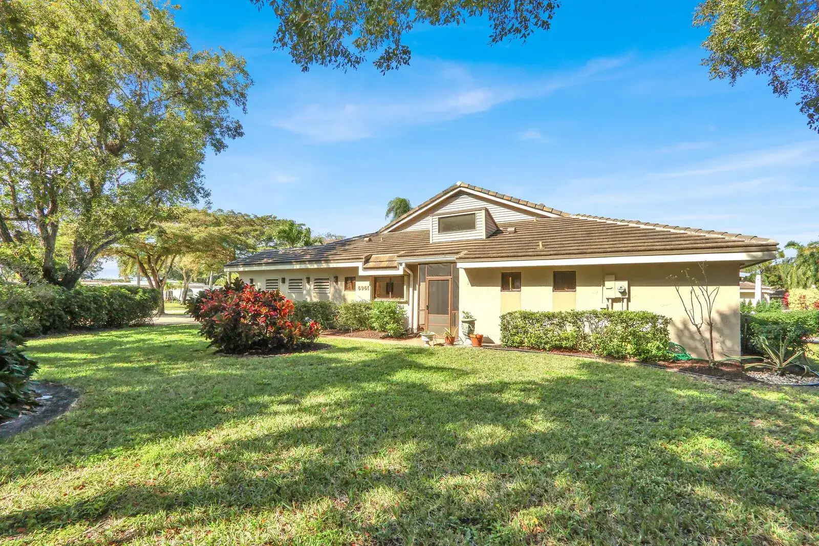 3 bedroom 2 bath Residential for sale at 6965 Parisian Way, Lake Worth FL 33467