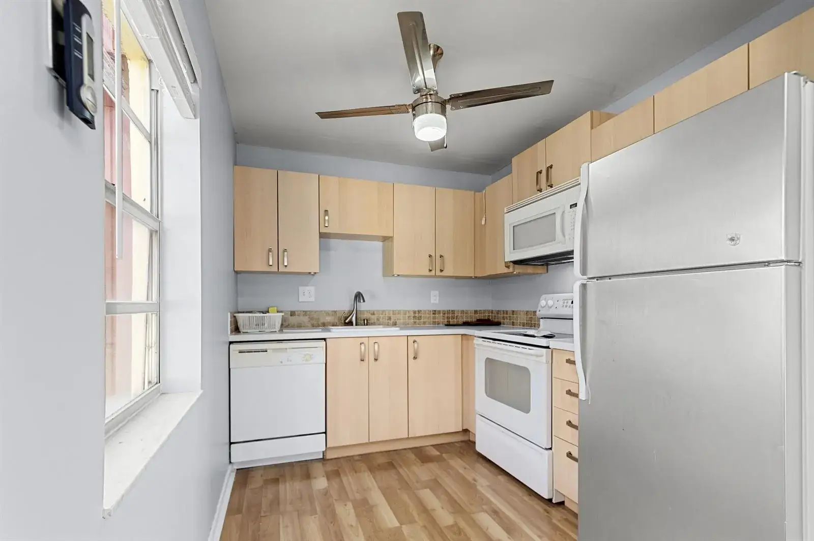 2 bedroom 2 bath Residential Lease for rent at 605 Flanders M, Delray Beach FL 33484