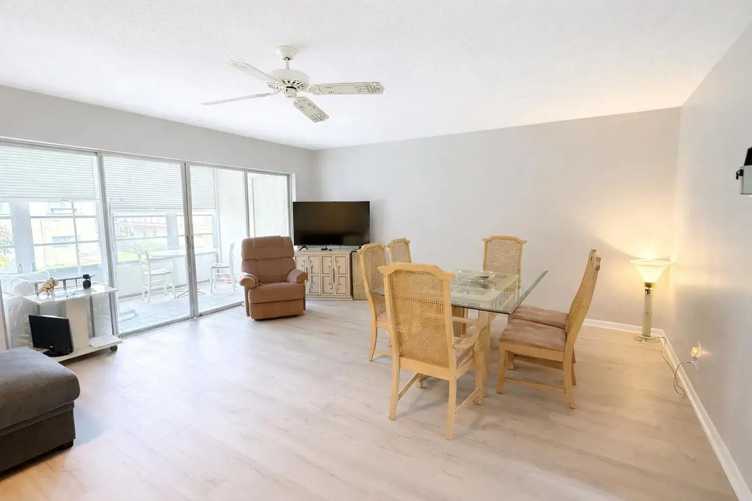 1 bedroom 1 bath Residential Lease for rent at 705 Lori Drive # 209, Palm Springs FL 33461