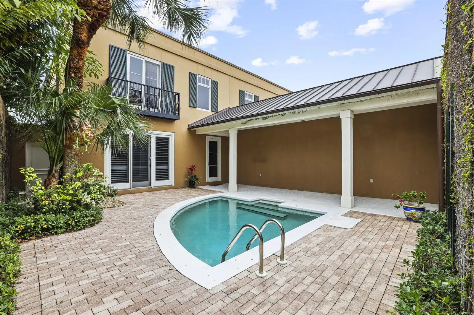 3 bedroom 2 bath Residential for sale at 11627 SE Florida Avenue, Hobe Sound FL 33455