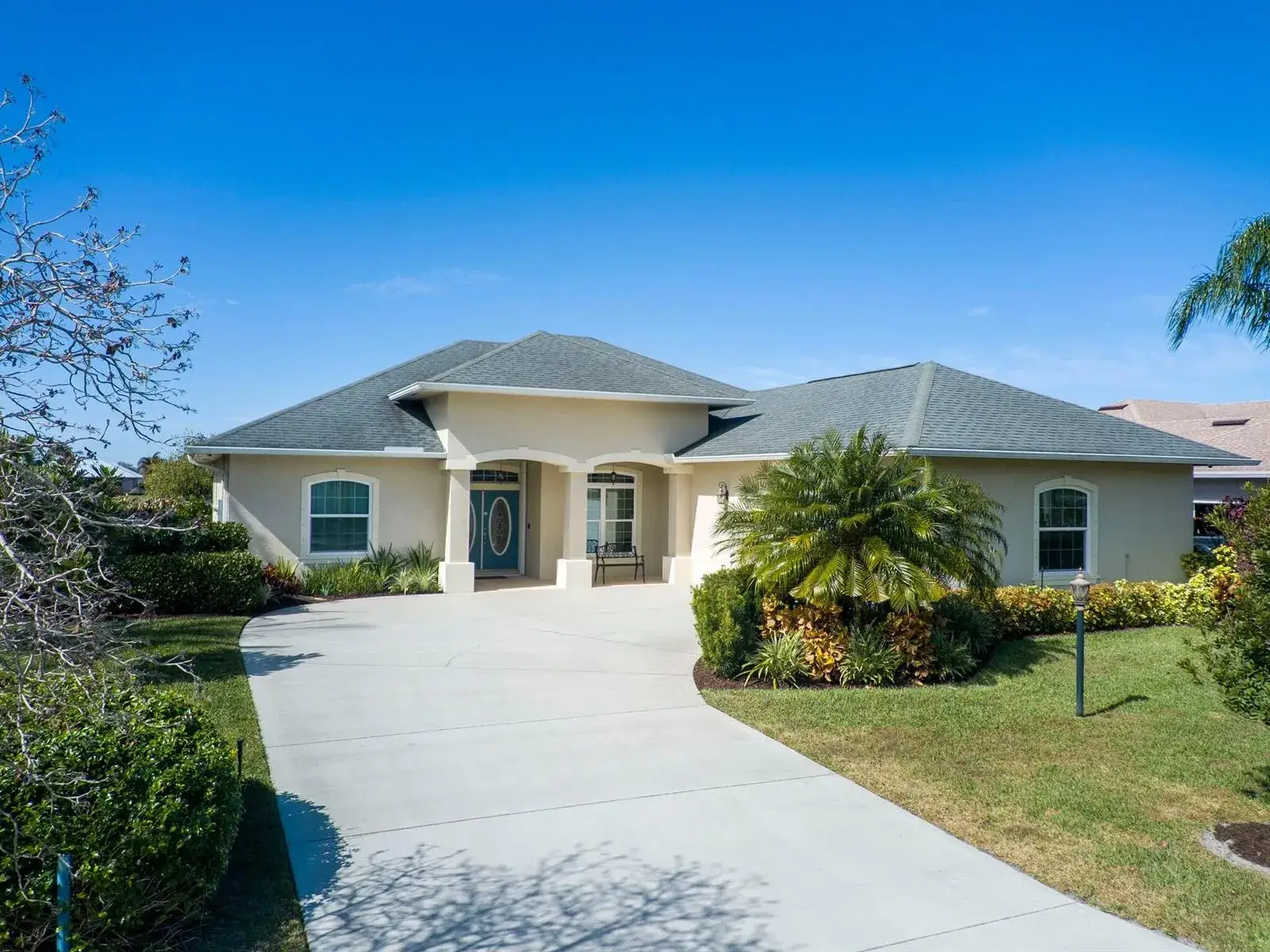 3 bedroom 2 bath Residential for sale at 907 Yearling Trail, Sebastian FL 32958