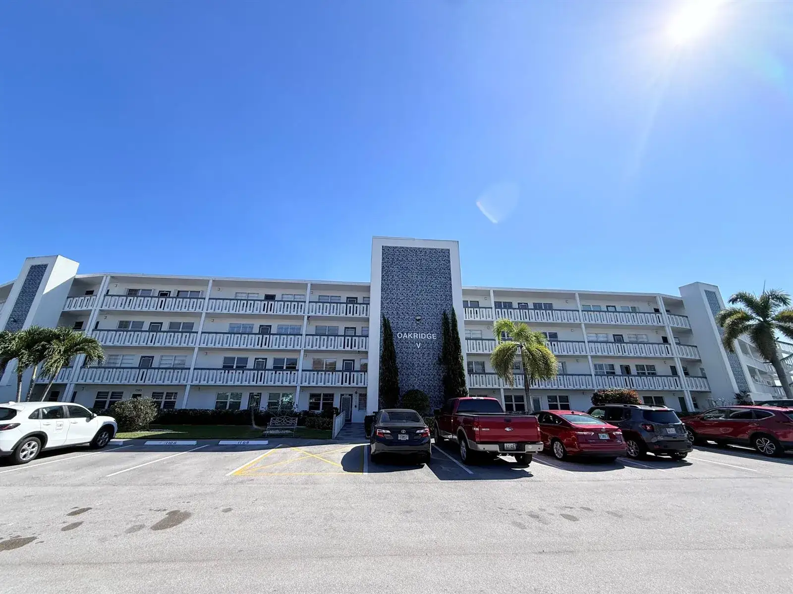 2 bedroom 2 bath Residential for sale at 4108 Oakridge V # 4108, Deerfield Beach FL 33442