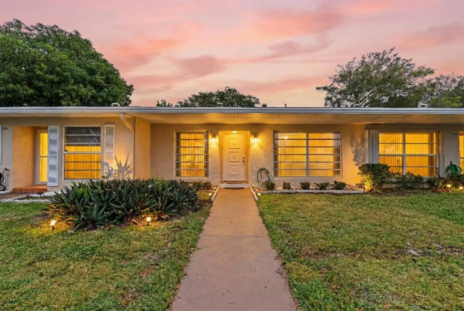 2 bedroom 1 bath Residential for sale at 8555 Bella Vista Drive # 86, Boca Raton FL 33433