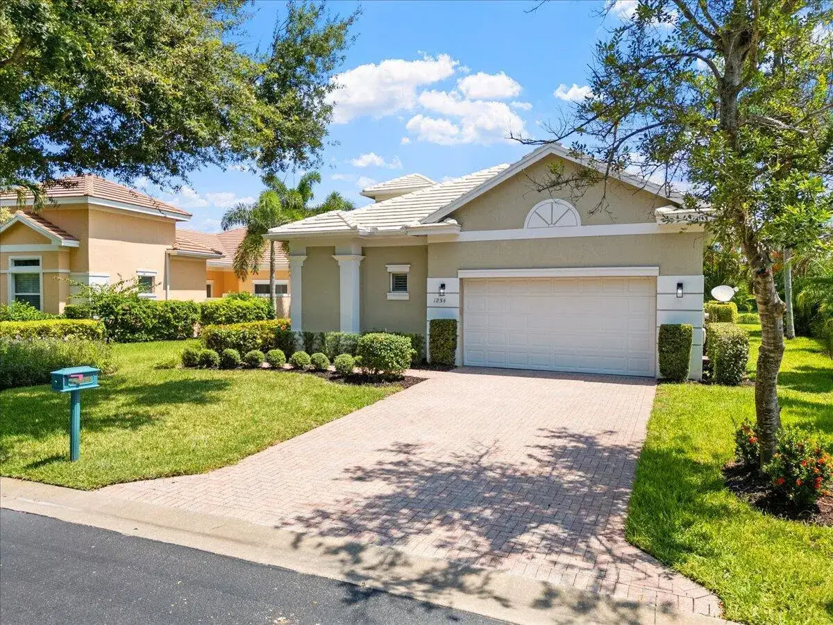 3 bedroom 3 bath Residential Lease for rent at 1254 River Reach Drive, Vero Beach FL 32967