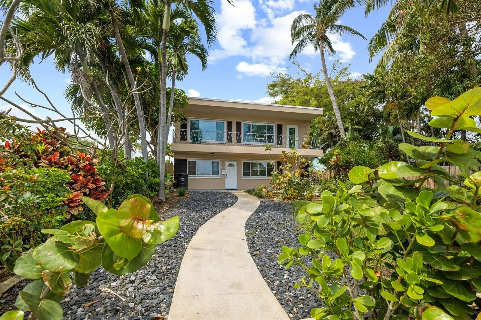 2 bedroom 2 bath Residential Lease for rent at 5409 N Flagler Drive, West Palm Beach FL 33407