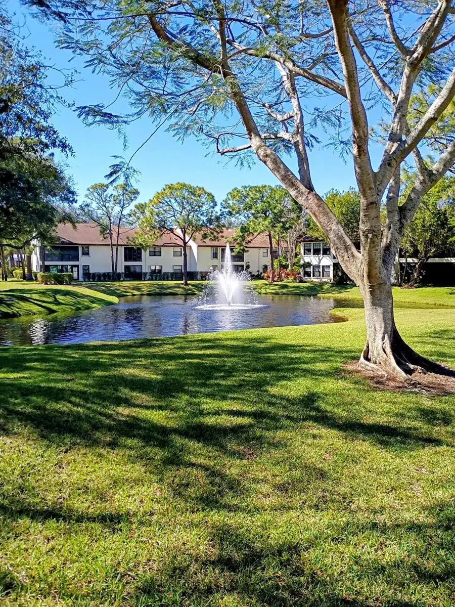 3 bedroom 2 bath Residential for sale at 3451 Jog Park Drive, FL 33467