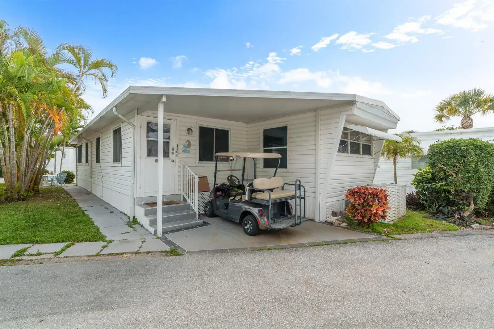 2 bedroom 1 bath Residential for sale at 202 N Ibis, Briny Breezes FL 33435