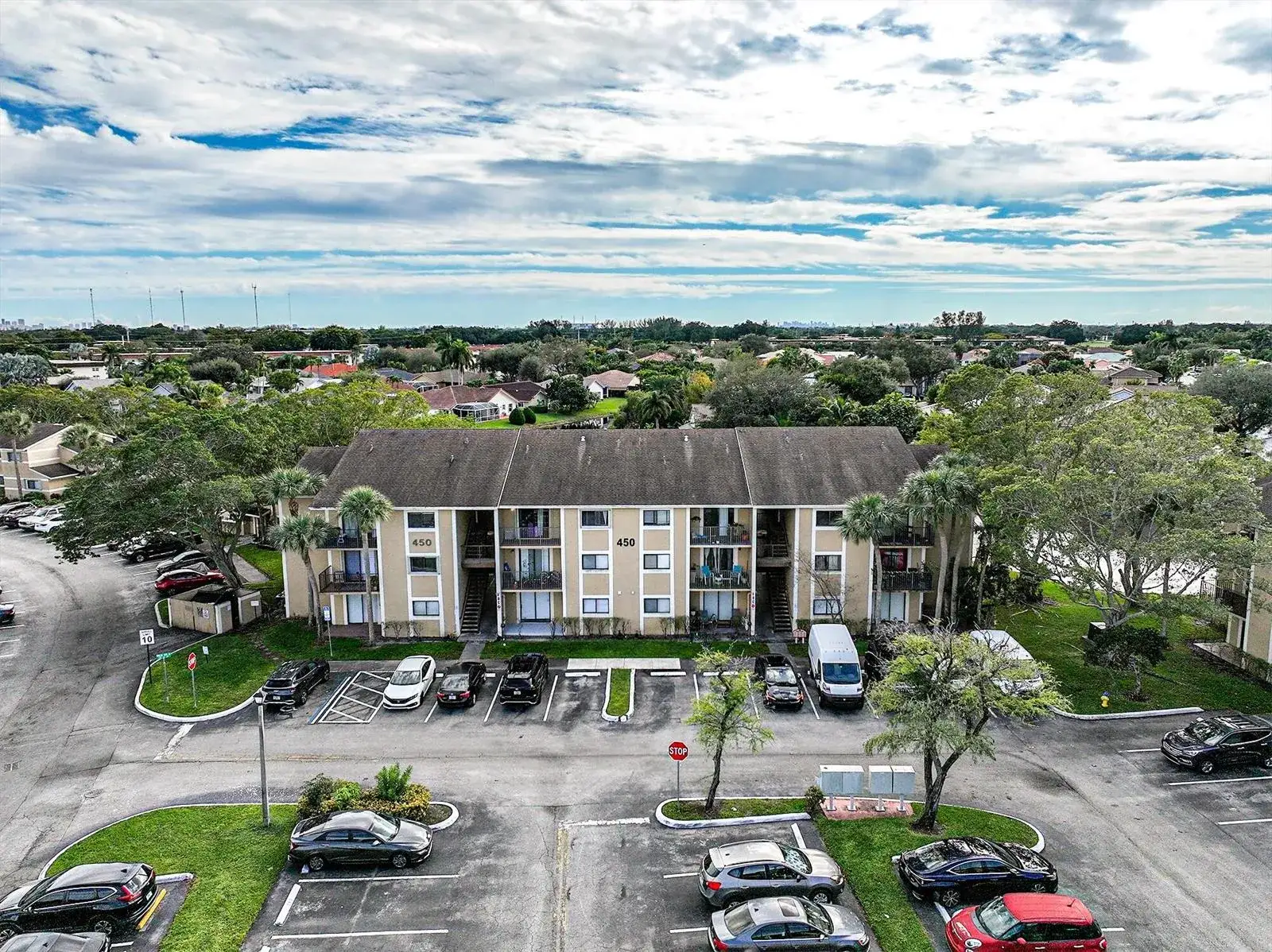 2 bedroom 2 bath Residential for sale at 450 Palm Circle # 106, Pembroke Pines FL 33025