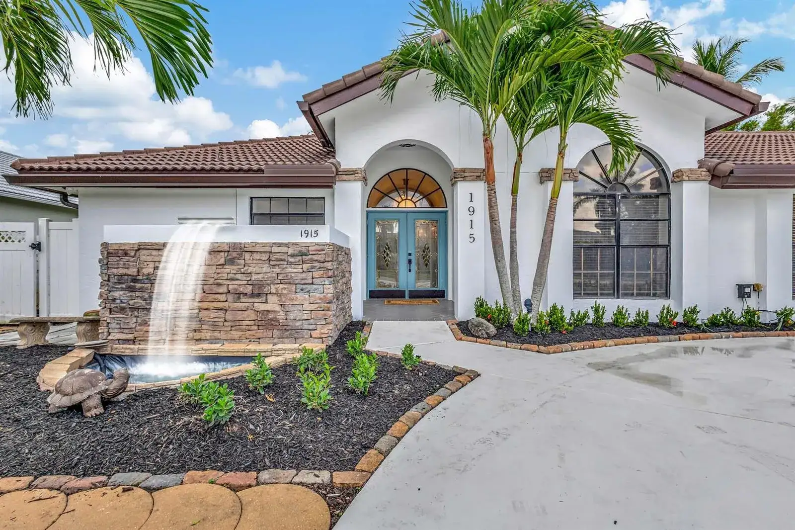 4 bedroom 2 bath Residential Lease for rent at 1915 Newhaven Avenue, Wellington FL 33414