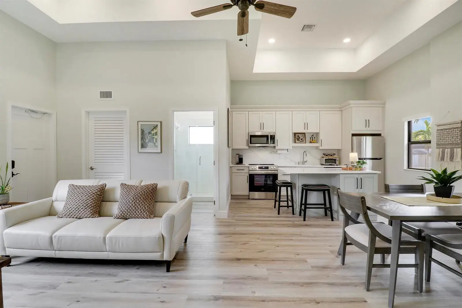 2 bedroom 1 bath Residential Lease for rent at 10735 Lantana Road, Lake Worth FL 33449