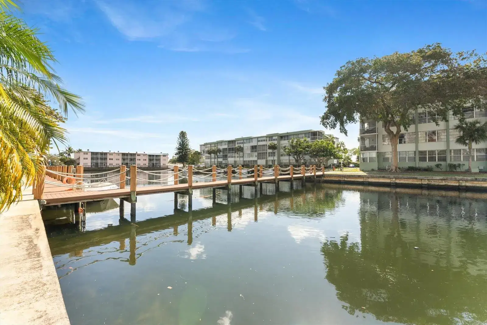 2 bedroom 2 bath Residential for sale at 2751 Taft Street # 403, Hollywood FL 33020