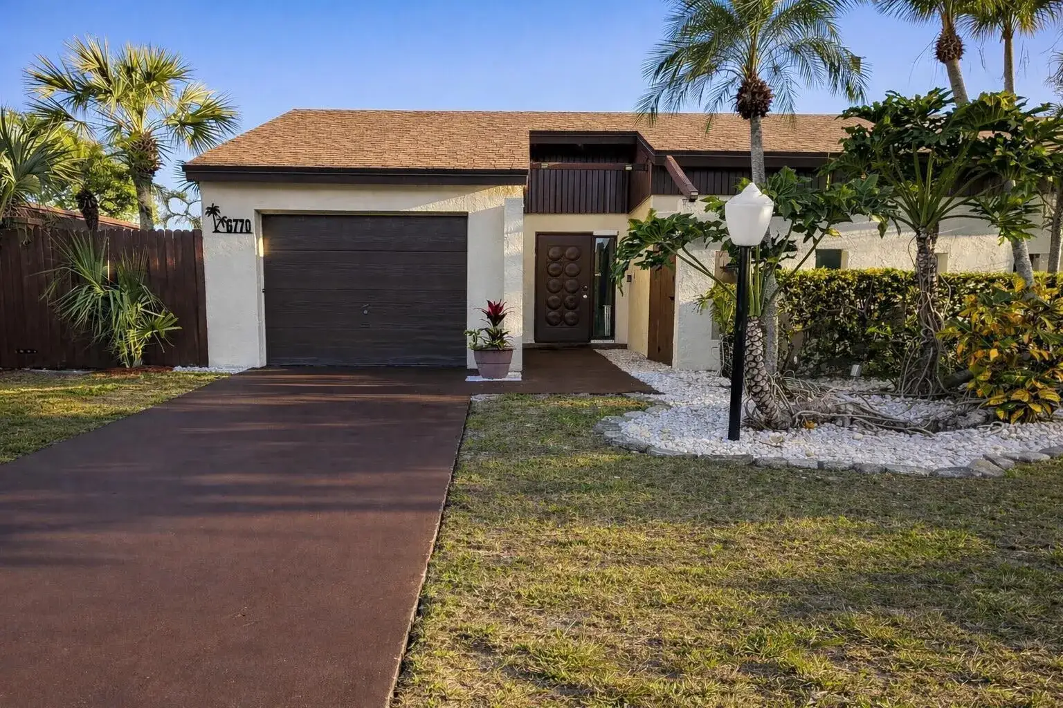 2 bedroom 2 bath Residential for sale at 6770 Dupere Lane, Lake Worth FL 33467