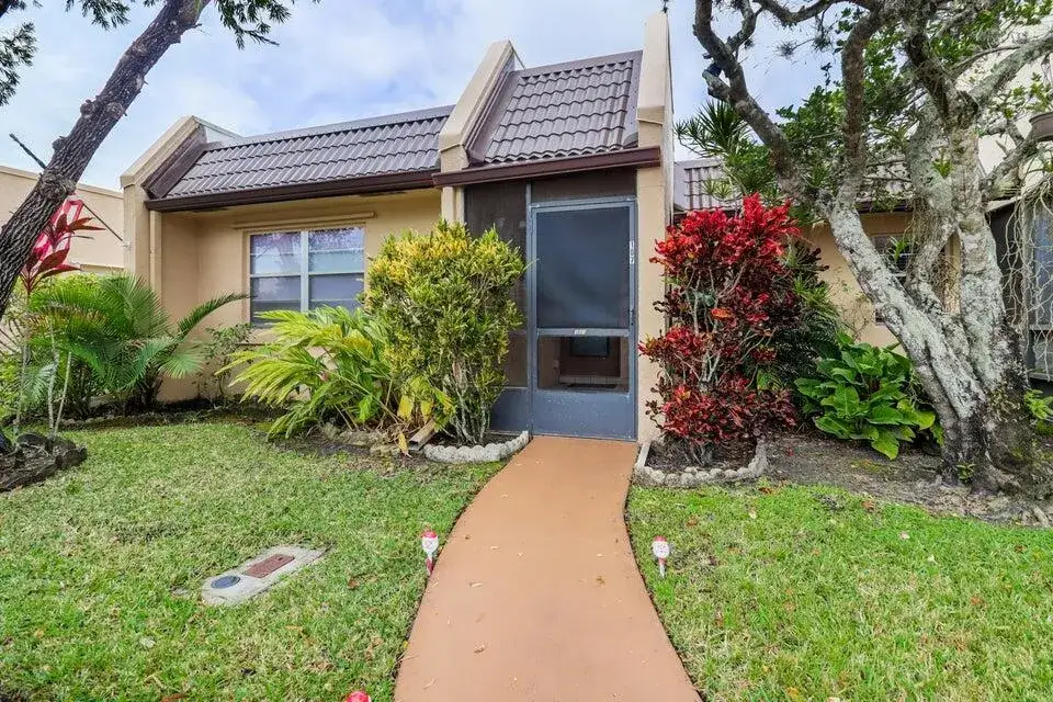 2 bedroom 2 bath Residential for sale at 107 Lake Terry Drive, West Palm Beach FL 33411