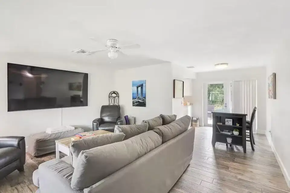 3 bedroom 2 bath Residential Lease for rent at 1519 Treemont Avenue, Jupiter FL 33469
