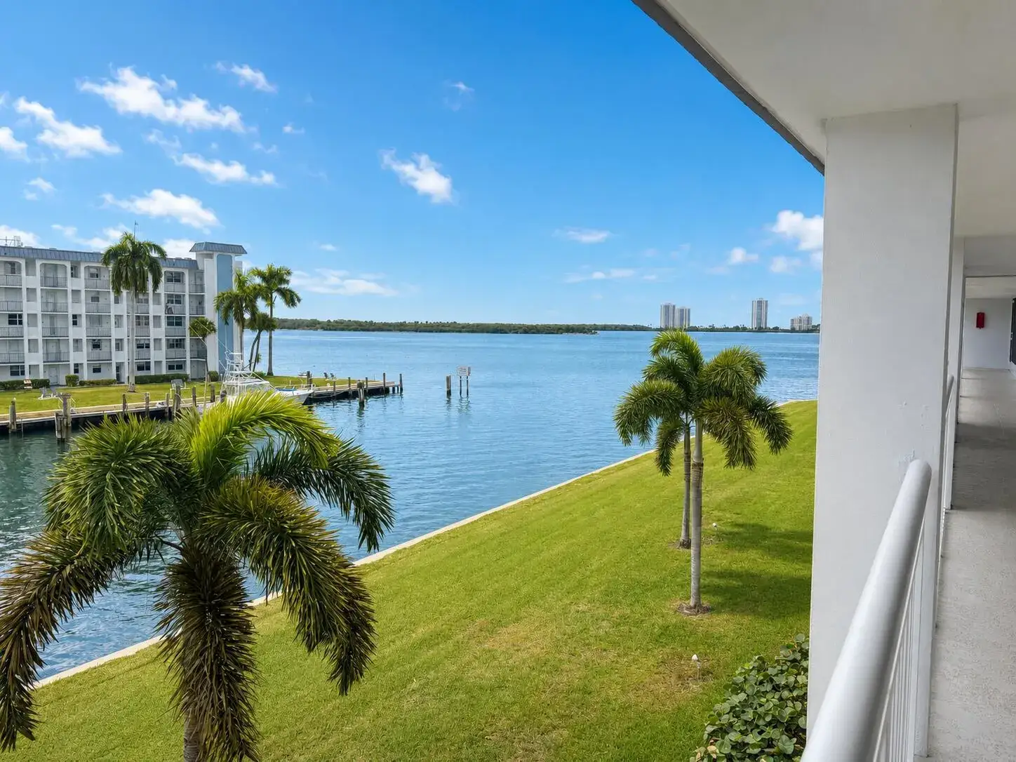 2 bedroom 2 bath Residential for sale at 111 Shore Court # 302, North Palm Beach FL 33408
