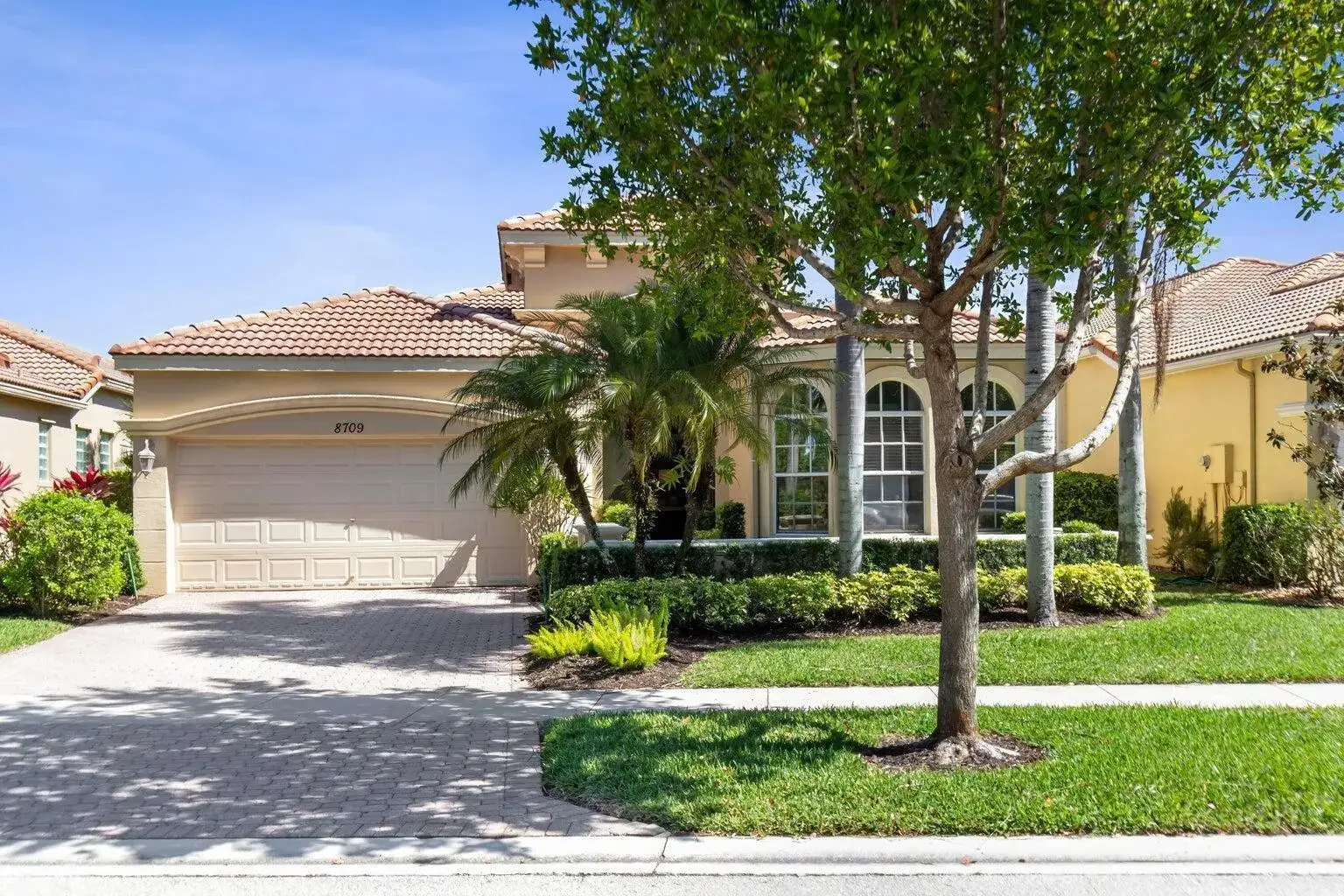 2 bedroom 2 bath Residential for sale at 8709 Via Grande E, Wellington FL 33411