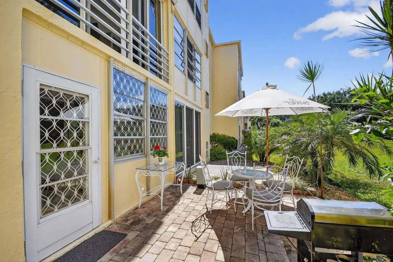 1 bedroom 1 bath Residential for sale at 2615 NE 3rd Court # 1060, Boynton Beach FL 33435