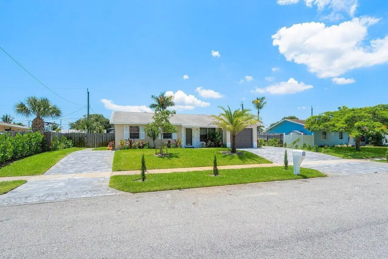 3 bedroom 2 bath Residential Lease for rent at 1837 16th Avenue N, FL 33460