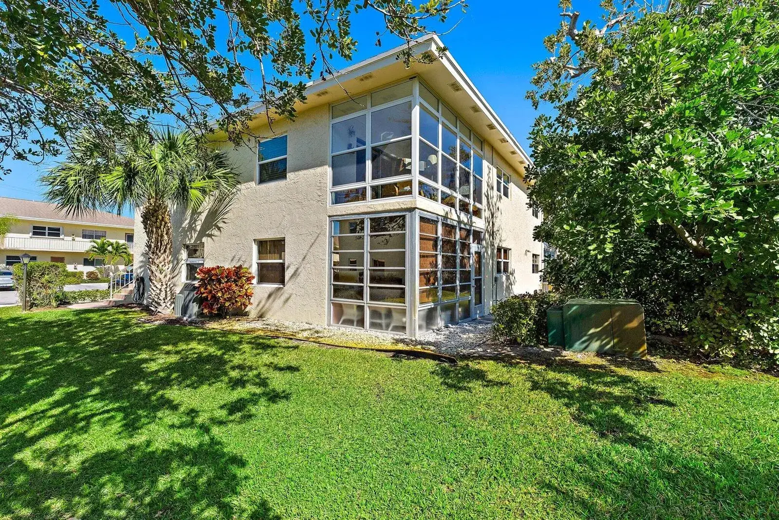 2 bedroom 2 bath Residential for sale at 2950 SE Ocean Blvd. # 8, Stuart FL 34996