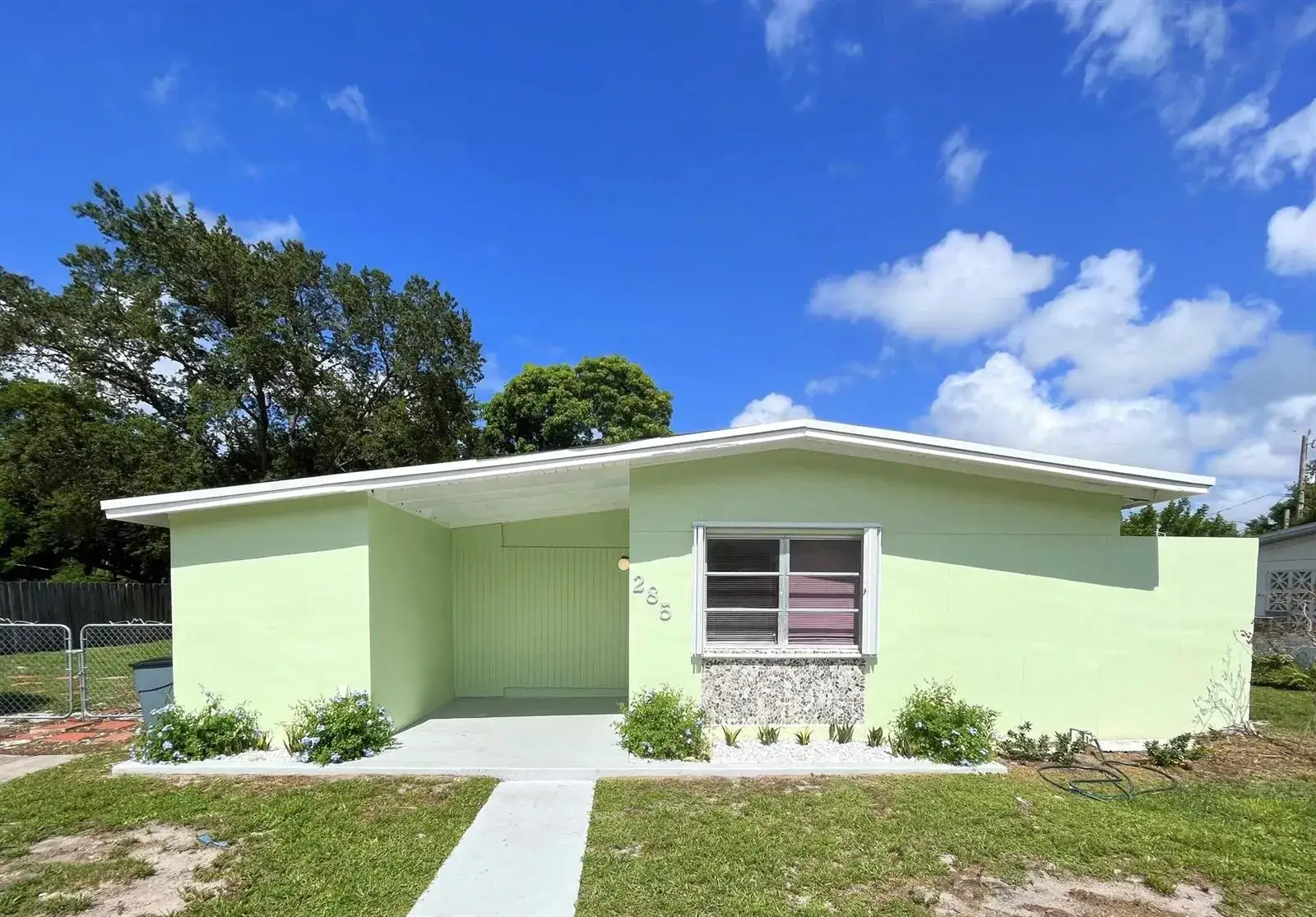 3 bedroom 1 bath Residential for sale at 285 SE Abeto Lane, Port St. Lucie FL 34983