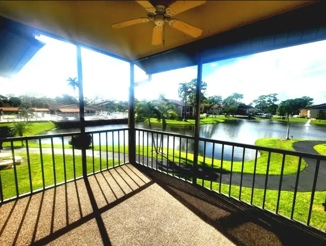 1 bedroom 1 bath Residential for sale at 209 Pine Hov Circle # 2, FL 33463