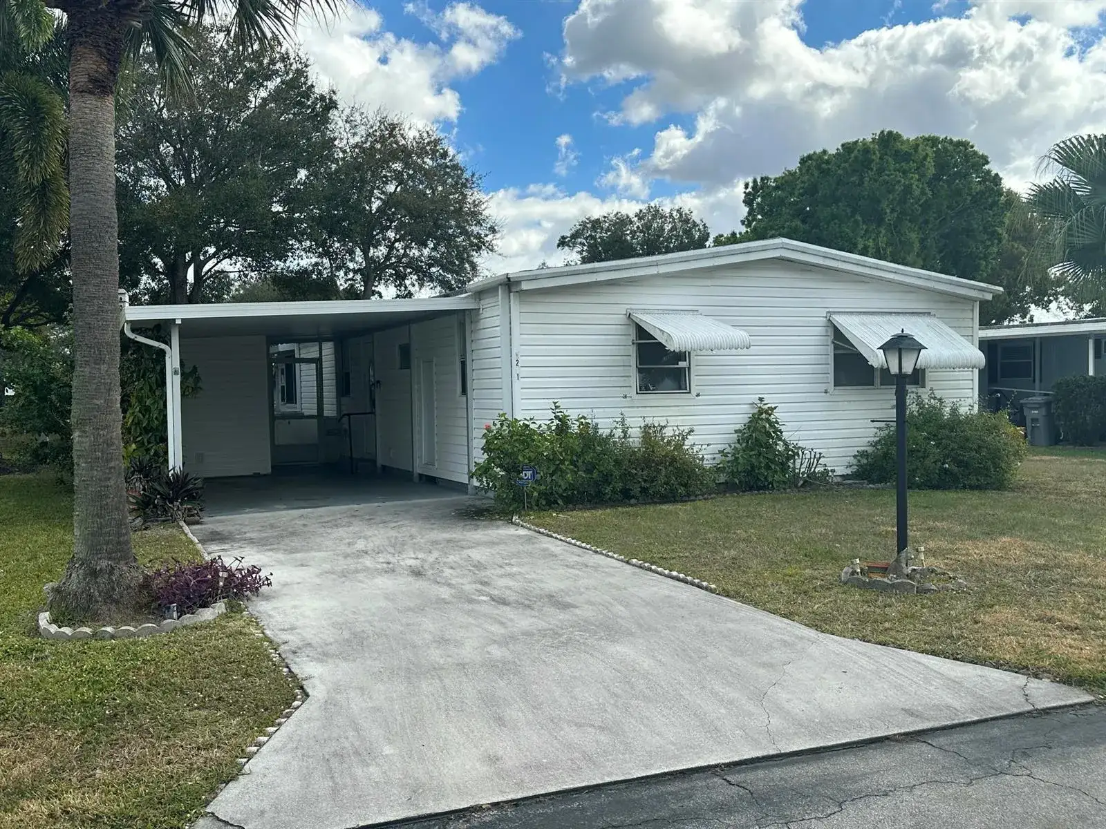 2 bedroom 2 bath Residential for sale at 8261 E Club Road, Boca Raton FL 33433