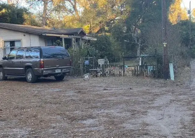 3 bedroom 1 bath Residential for sale at 15137 NE 141st Street, FL 32134