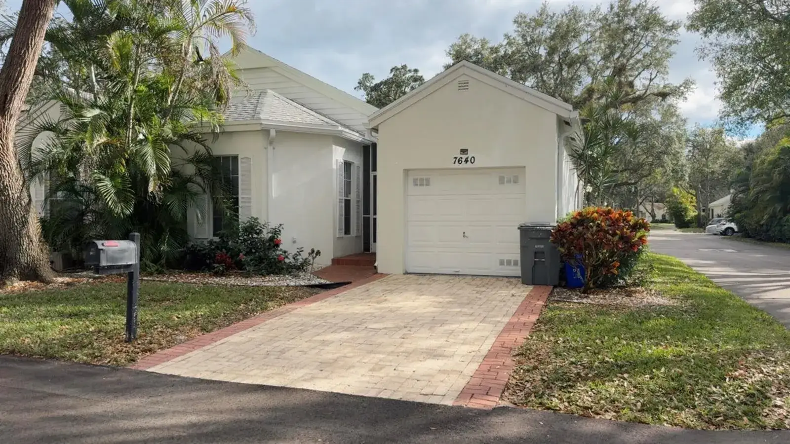 3 bedroom 2 bath Residential Lease for rent at 7640 Forest Green Ln, Boynton Beach FL 33436