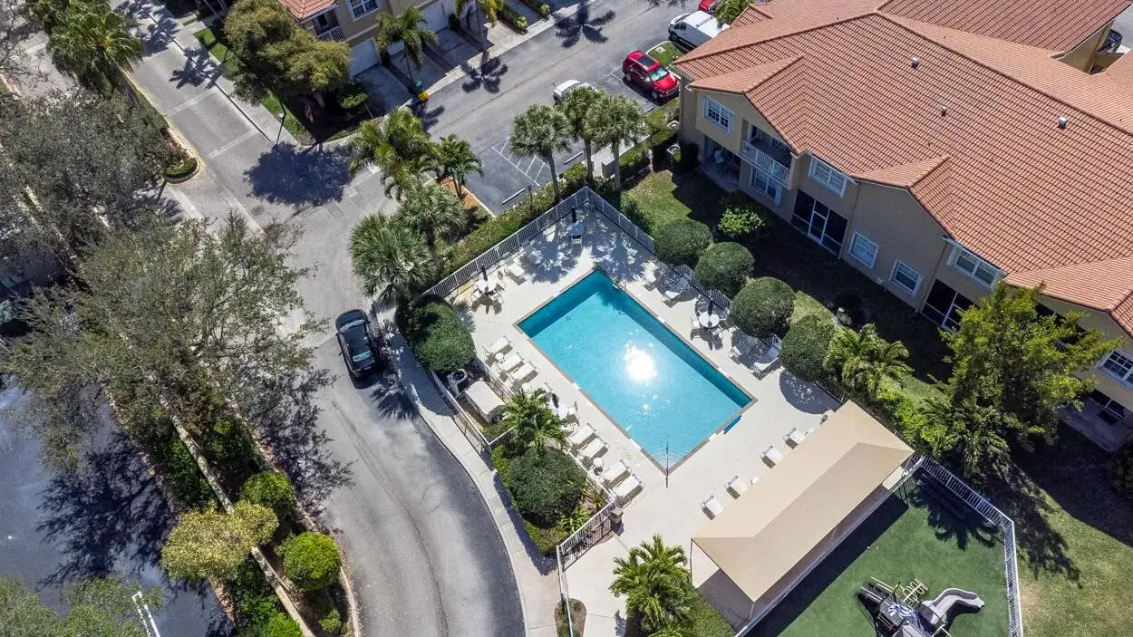 3 bedroom 2 bath Residential for sale at 110 Lighthouse Circle # H, Tequesta FL 33469