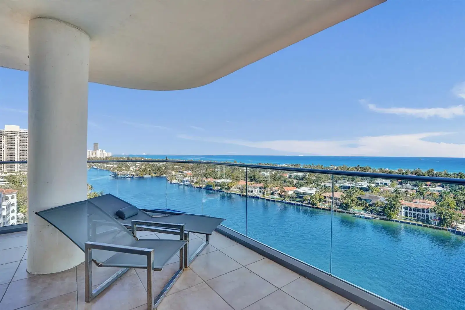 3 bedroom 2 bath Residential for sale at 19707 Turnberry Way # 18j, Aventura FL 33180