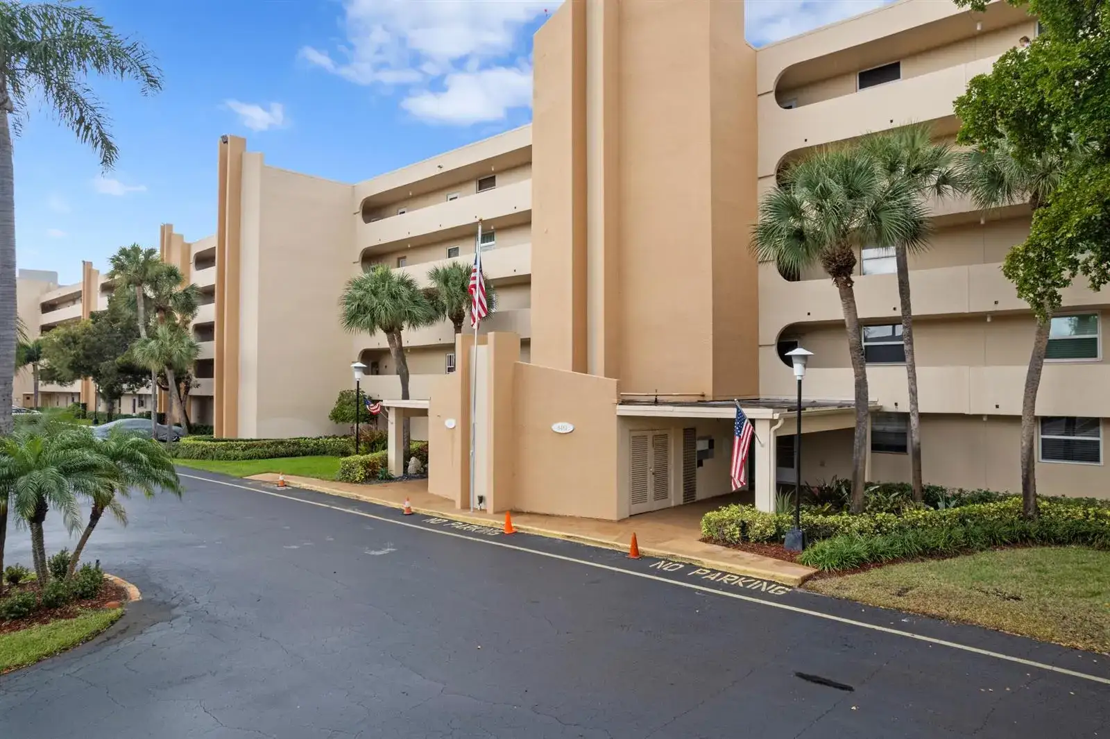 2 bedroom 2 bath Residential for sale at 6461 NW 2nd Avenue # 415, Boca Raton FL 33487