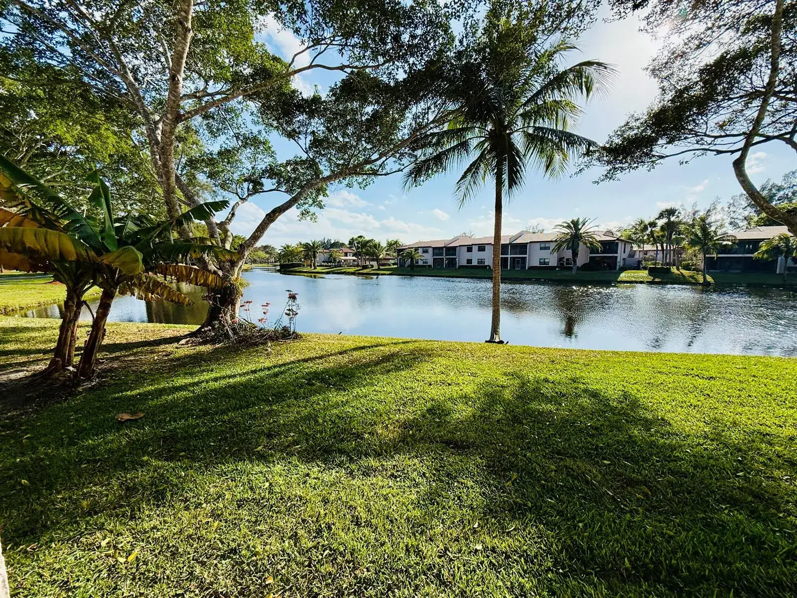 2 bedroom 2 bath Residential for sale at 9261 Vista Del Lago, Boca Raton FL 33428