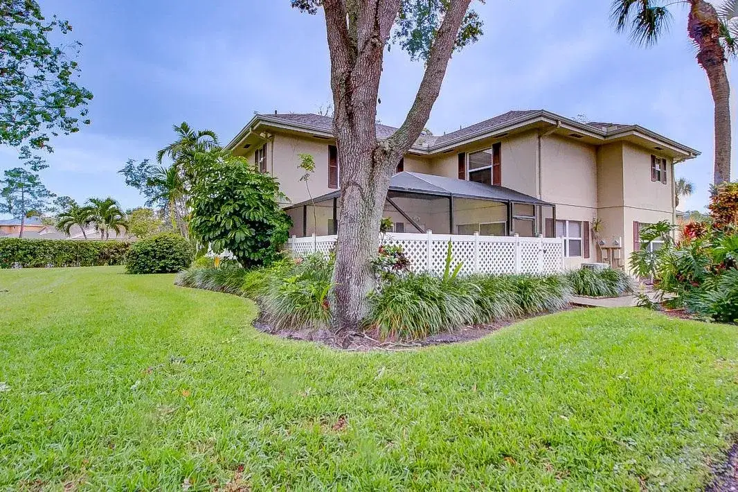 2 bedroom 2 bath Residential for sale at 44 Essex Court # B, Royal Palm Beach FL 33411