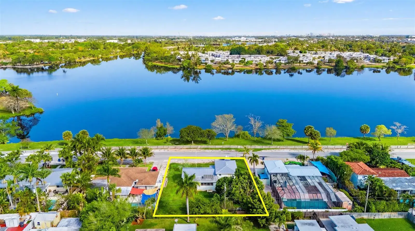 3 bedroom 2 bath Residential for sale at 5160 Lake Osborne Drive, Lake Worth FL 33461